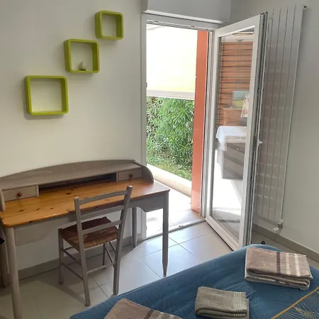 Bel Entier Avec Garage *