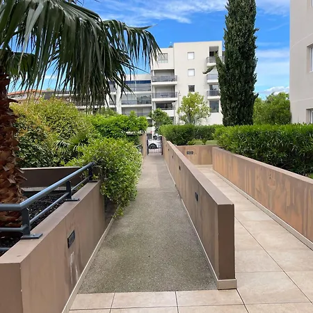 Bel Entier Avec Garage